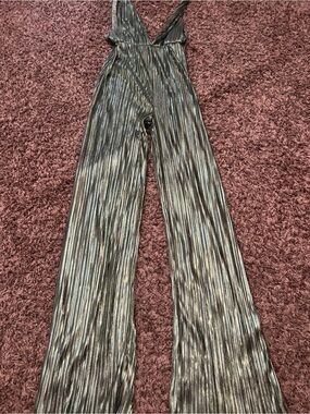 PrettyLittleThing Metallic Silver Pleated V‑Neck Wide Leg Jumpsuit